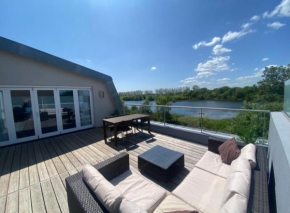 Reed Warbler - HM111 - Lower Mill Estate Penthouse Apartment with Spa Access
